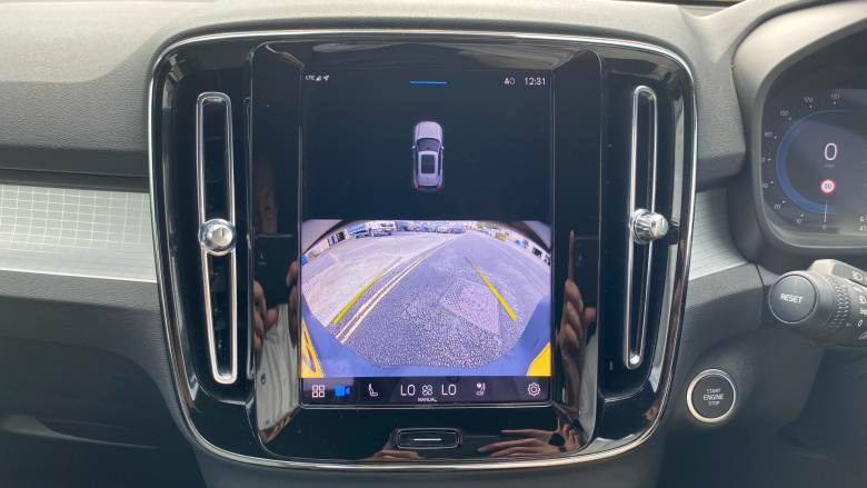 Volvo XC40 2.0 B3P Plus Dark 5dr Auto Petrol Estate